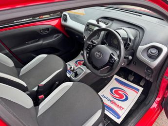 Toyota AYGO 1.0 VVT-i x-play x-shift Euro 5 5dr Euro 5