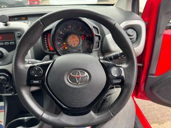 Toyota AYGO 1.0 VVT-i x-play x-shift Euro 5 5dr Euro 5