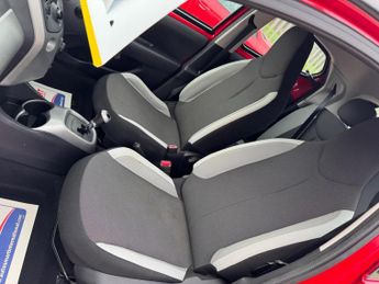 Toyota AYGO 1.0 VVT-i x-play x-shift Euro 5 5dr Euro 5