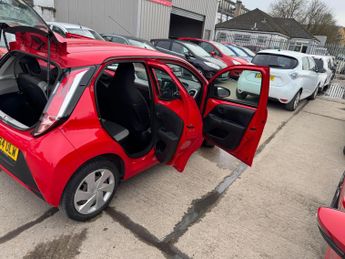 Toyota AYGO 1.0 VVT-i x-play x-shift Euro 5 5dr Euro 5