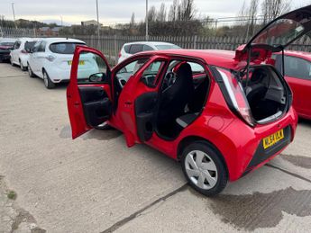 Toyota AYGO 1.0 VVT-i x-play x-shift Euro 5 5dr Euro 5