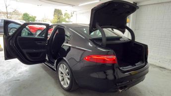 Jaguar XF 2.0d R-Sport Saloon 4dr Diesel Auto AWD Euro 6 (s/s) (180 ps)