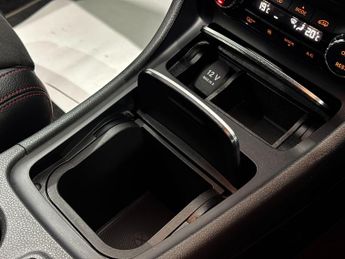 Mercedes-Benz GLA 1.6 GLA200 AMG Line 7G-DCT Euro 6 (s/s) 5dr