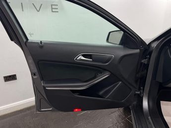 Mercedes-Benz GLA 1.6 GLA200 AMG Line 7G-DCT Euro 6 (s/s) 5dr