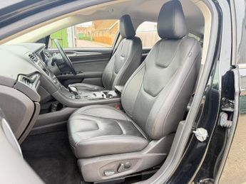 Ford Mondeo 2.0 TiVCT Titanium Edition CVT Euro 6 (s/s) 4dr (18 inch alloys)