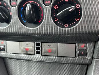 Ford Focus 1.6 TDCi DPF Titanium 5dr