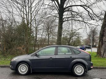 Ford Focus 1.6 TDCi DPF Titanium 5dr