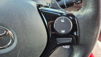 Toyota AYGO 1.0 VVT-i x-trend Funroof x-shift Euro 6 5dr