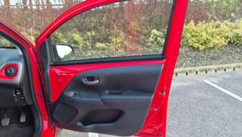 Toyota AYGO 1.0 VVT-i x-trend Funroof x-shift Euro 6 5dr