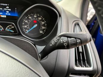Ford Focus 1.0T EcoBoost Titanium Auto Euro 6 (s/s) 5dr