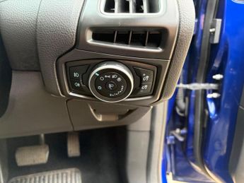 Ford Focus 1.0T EcoBoost Titanium Auto Euro 6 (s/s) 5dr