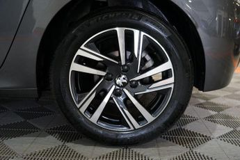 Peugeot 208 1.2 PureTech Active Premium + EAT Euro 6 (s/s) 5dr