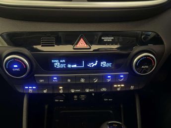 Hyundai TUCSON 1.6 CRDi MHEV Premium SE SUV 5dr Diesel Hybrid DCT Euro 6 (s/s) 