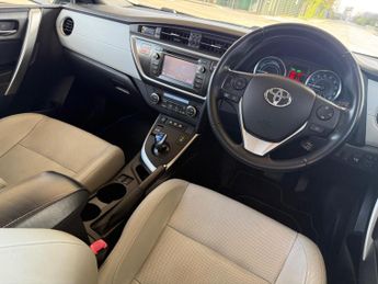 Toyota Auris 1.8 VVT-h Excel Hatchback 5dr Petrol Hybrid CVT Euro 5 (s/s) (13