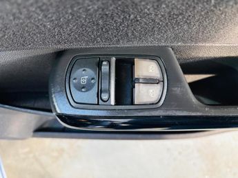 Vauxhall Corsa 1.4i 16v SXi 5dr