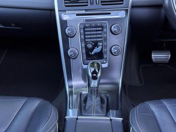 Volvo XC60 2.4 D5 R-Design Lux Nav Geartronic AWD Euro 5 5dr