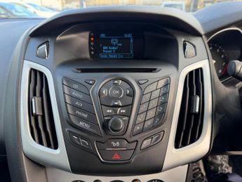 Ford Focus 1.0T EcoBoost Zetec Euro 5 (s/s) 5dr