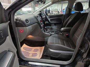 Ford Focus 2.0 Titanium 5dr