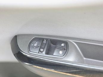 Vauxhall Corsa 1.4i SE Auto Euro 6 5dr