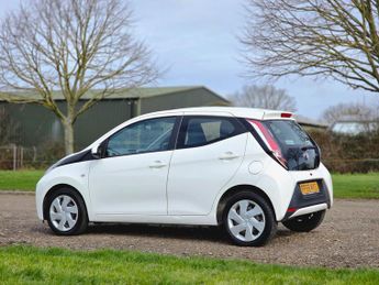 Toyota AYGO 1.0 VVT-i x-play x-shift Euro 6 5dr