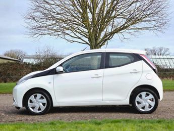 Toyota AYGO 1.0 VVT-i x-play x-shift Euro 6 5dr