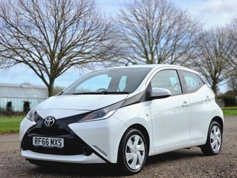 Toyota AYGO 1.0 VVT-i x-play x-shift Euro 6 5dr