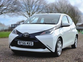 Toyota AYGO 1.0 VVT-i x-play x-shift Euro 6 5dr