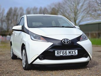 Toyota AYGO 1.0 VVT-i x-play x-shift Euro 6 5dr