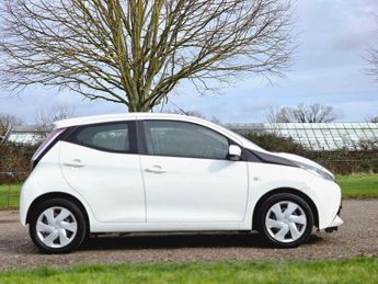 Toyota AYGO 1.0 VVT-i x-play x-shift Euro 6 5dr