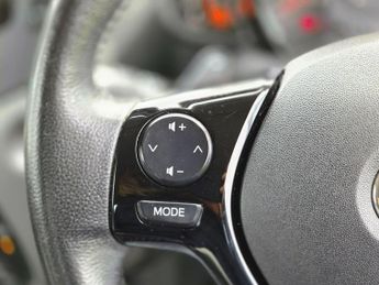Toyota AYGO 1.0 VVT-i x-play x-shift Euro 6 5dr