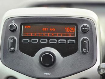 Toyota AYGO 1.0 VVT-i x-play x-shift Euro 6 5dr