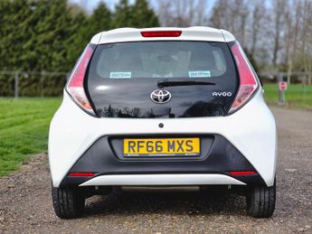 Toyota AYGO 1.0 VVT-i x-play x-shift Euro 6 5dr