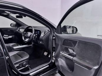 Mercedes-Benz GLA 1.3 GLA200h MHEV AMG Line (Executive) SUV 5dr Petrol Hybrid 7G-D