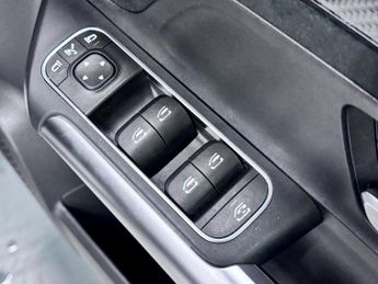 Mercedes-Benz GLA 1.3 GLA200h MHEV AMG Line (Executive) SUV 5dr Petrol Hybrid 7G-D