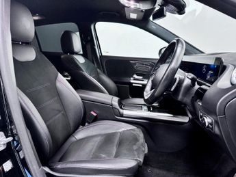 Mercedes-Benz GLA 1.3 GLA200h MHEV AMG Line (Executive) SUV 5dr Petrol Hybrid 7G-D