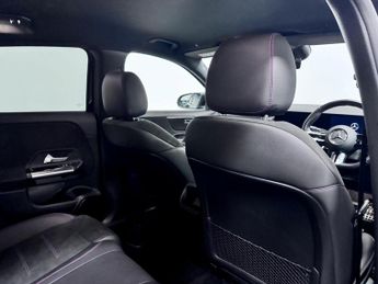 Mercedes-Benz GLA 1.3 GLA200h MHEV AMG Line (Executive) SUV 5dr Petrol Hybrid 7G-D