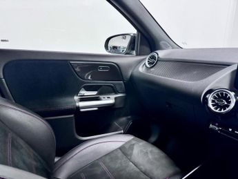 Mercedes-Benz GLA 1.3 GLA200h MHEV AMG Line (Executive) SUV 5dr Petrol Hybrid 7G-D