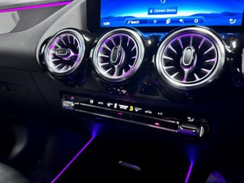Mercedes-Benz GLA 1.3 GLA200h MHEV AMG Line (Executive) SUV 5dr Petrol Hybrid 7G-D
