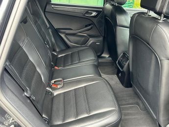 Porsche Macan 2.0T PDK 4WD Euro 6 (s/s) 5dr