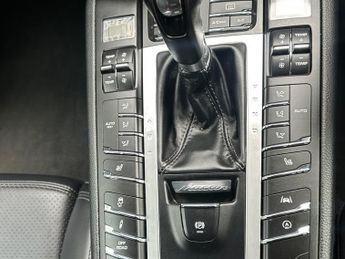 Porsche Macan 2.0T PDK 4WD Euro 6 (s/s) 5dr