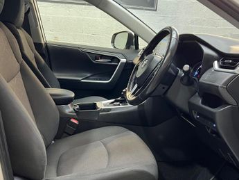 Toyota RAV4 2.5 VVT-h Design CVT 4WD Euro 6 (s/s) 5dr