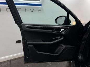 Porsche Macan 3.0 TD V6 S PDK 4WD Euro 6 (s/s) 5dr