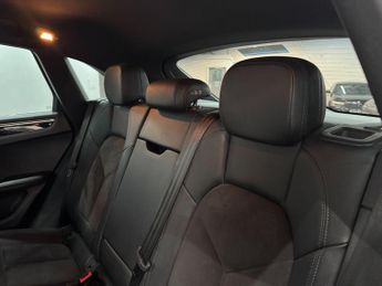 Porsche Macan 3.0 TD V6 S PDK 4WD Euro 6 (s/s) 5dr