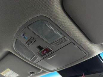 Hyundai KONA 64kWh Premium SE Auto 5dr (7kW Charger)