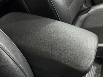 Hyundai KONA 64kWh Premium SE Auto 5dr (7kW Charger)