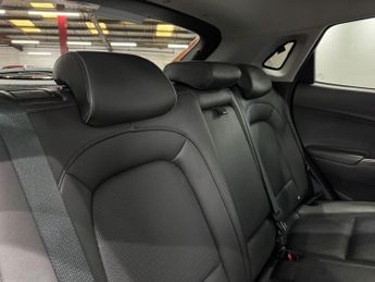 Hyundai KONA 64kWh Premium SE Auto 5dr (7kW Charger)