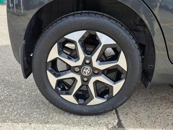 Toyota AYGO 1.0 VVT-i x-trend Funroof x-shift Euro 6 5dr