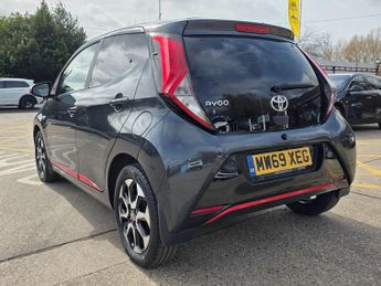Toyota AYGO 1.0 VVT-i x-trend Funroof x-shift Euro 6 5dr