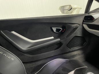 Lamborghini Huracan 5.2 V10 LP 640-2 Tecnica LDF Euro 6 (s/s) 2dr