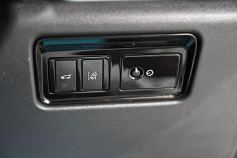 JAGUAR F-PACE 2.0 D180 Portfolio SUV 5dr Diesel Auto AWD Euro 6 (s/s) (180 ps)